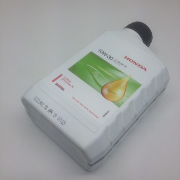 Honda Engine 4 Stroke Oil 08221888061HE Toro Tractor Spares